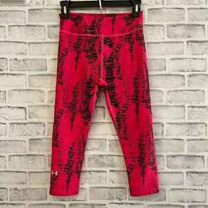 Women’s Under Armour pink & black Capri length leggings Small